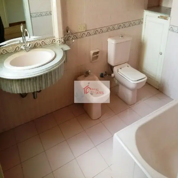 Alquiler de villa independiente con jardín privado en Katameya Heights Compound Prime Location
