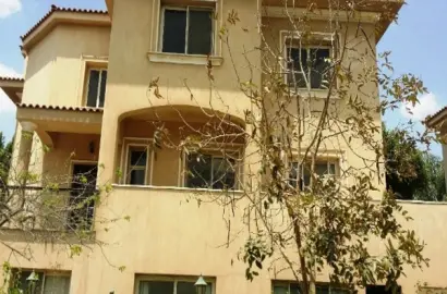 Villa indipendente in affitto con giardino privato a Katameya Heights Compound Prime Location