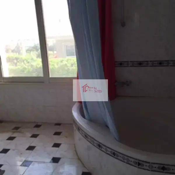 Alquiler de villa independiente con jardín privado en Katameya Heights Compound Prime Location