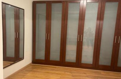 Spacious Apartment rent  4 bedrooms 4 bathrooms semi Furnished West Golf Gaharb El Golf New Cairo Tagaom Egypt