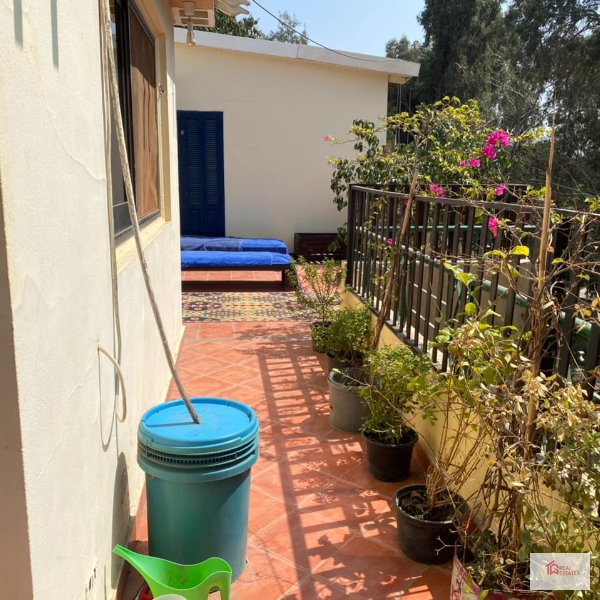 Penthouse Un étage Louer Maadi Sarayat banlieue 2 chambres une salle de bain Grande terrasse