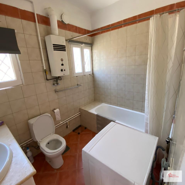 Penthouse Un étage Louer Maadi Sarayat banlieue 2 chambres une salle de bain Grande terrasse