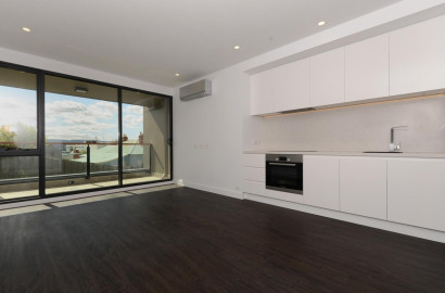 Brand New 2 Bedroom Apartment In First Class Location