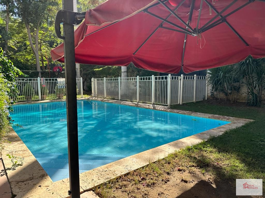 Penthouse Louer Maadi Saryate à pied de l'école française 4 chambres