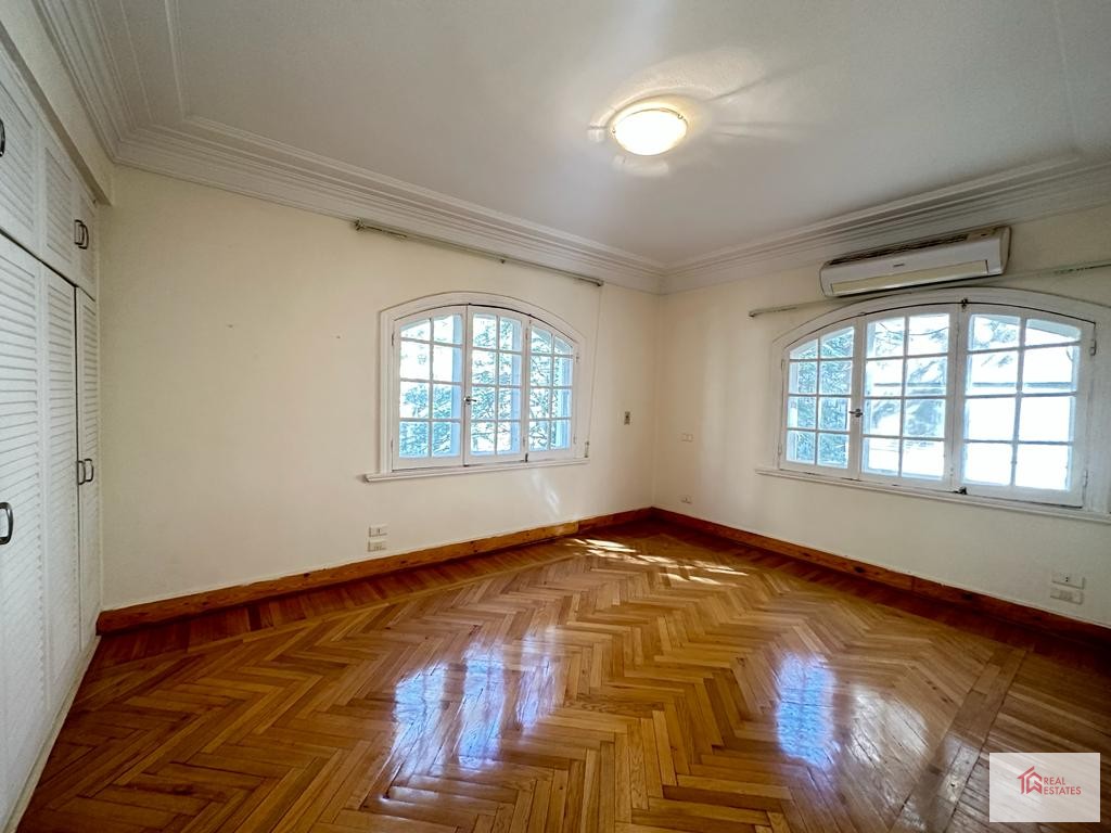 Penthouse Louer Maadi Saryate à pied de l'école française 4 chambres