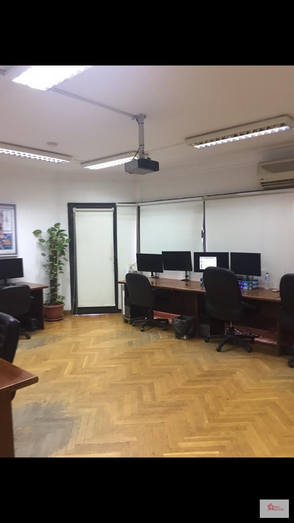 Sarayate Banliyösünde Kiralık Ofis Alanı 500 Metre Prime Location Kahire Mısır