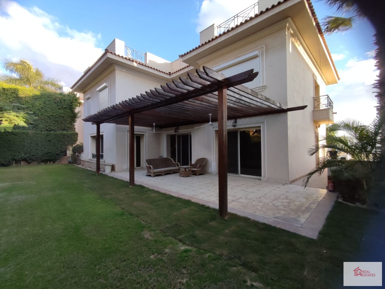 Alquiler de villa independiente con jardín privado en Katameya Heights Compound Prime Location