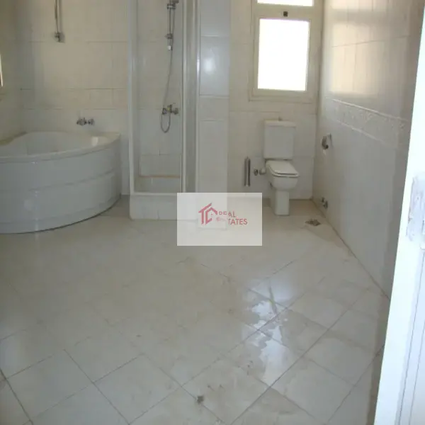 Katameya Heights Golf Sahası Resorte kiralık 6 yatak odalı yüzme havuzlu villa