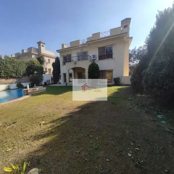 Katameya Heights Golf Sahası Resorte kiralık 6 yatak odalı yüzme havuzlu villa