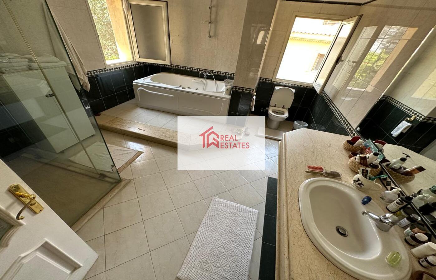 Bağımsız Villa kiralık Katameya Heights özel yüzme havuzlu 5 Yatak Odalı yarı mobilyalı