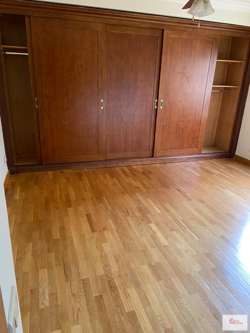 Spacious Apartment rent maadi sarayate 4 bedrooms 4 bathrooms walking to french school