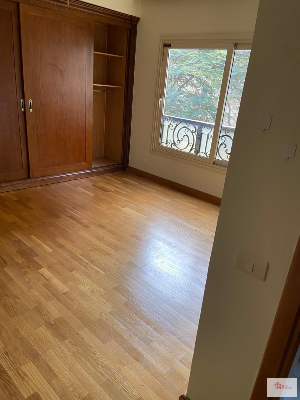 Spacious Apartment rent maadi sarayate 4 bedrooms 4 bathrooms walking to french school