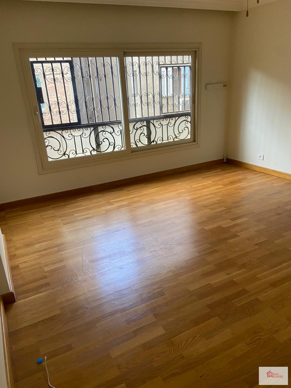 Spacious Apartment rent maadi sarayate 4 bedrooms 4 bathrooms walking to french school