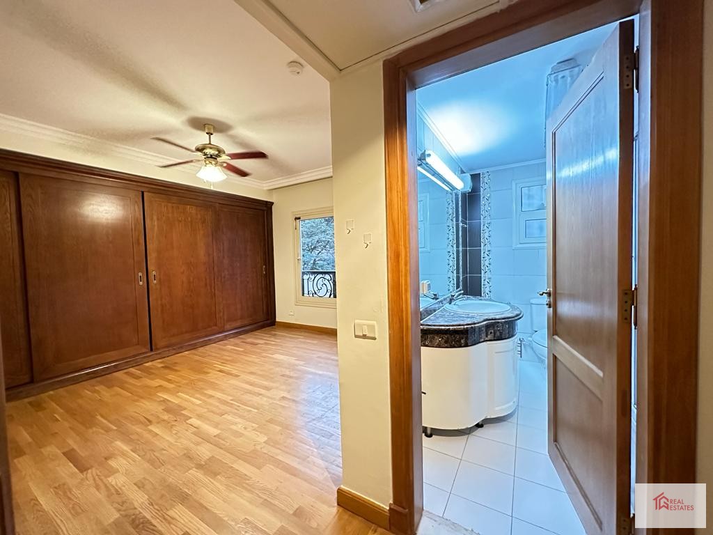 Spacious Apartment rent maadi sarayate 4 bedrooms 4 bathrooms walking to french school