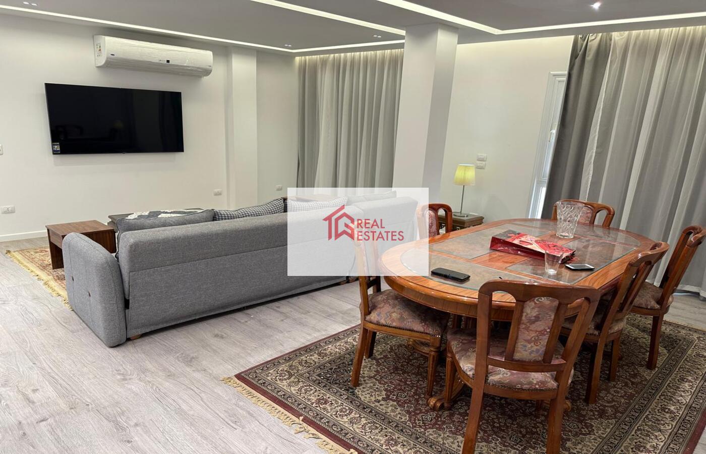 modern appartment fully furnished for rent maadi sarayat next artamento moderno totalmente amueblado en alquiler en Maadi Sarayat, junto a la escuela francesa, cocina abierta, quinto piso, bonito balcón, vista verde.