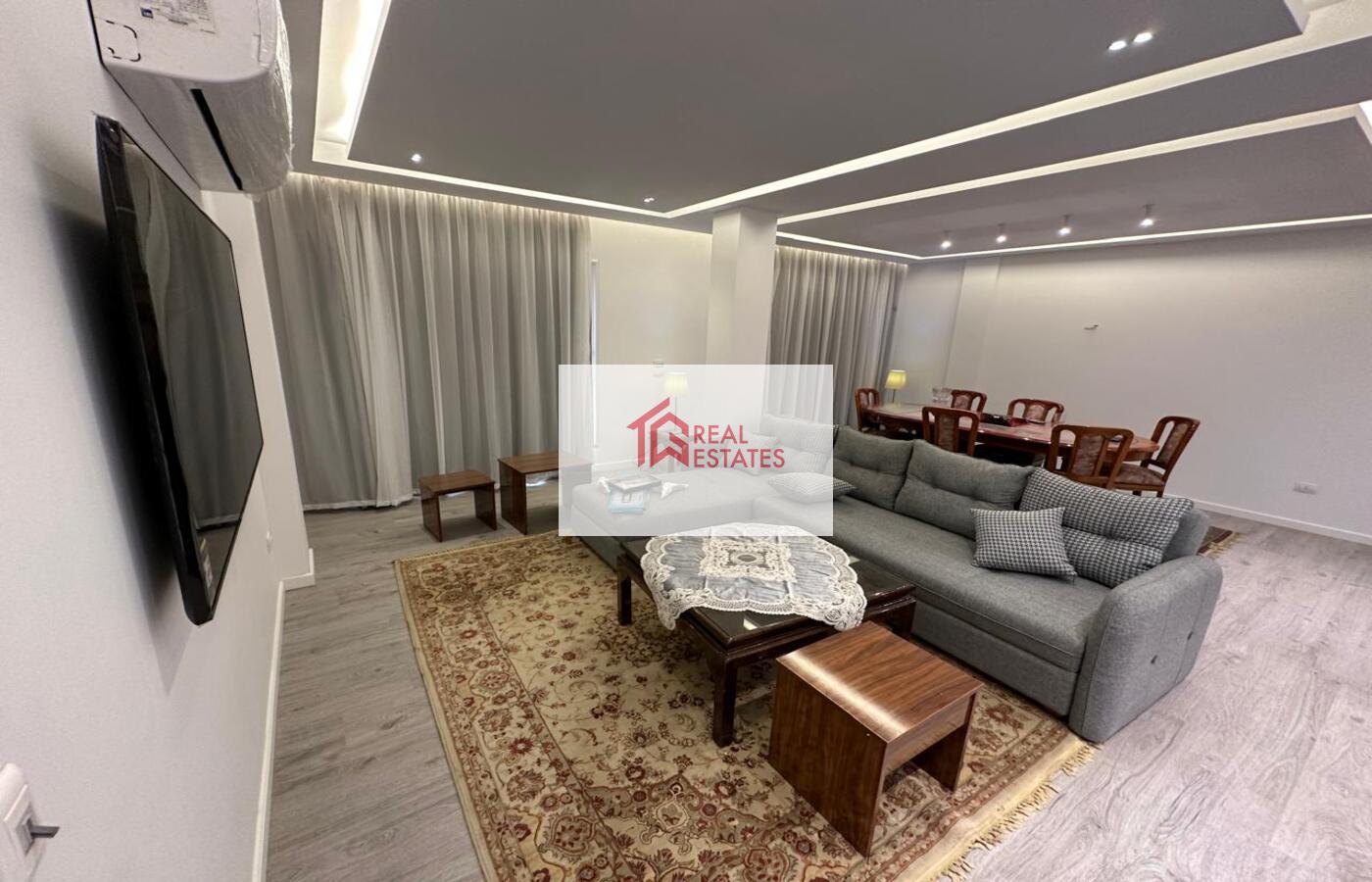 modern appartment fully furnished for rent maadi sarayat next artamento moderno totalmente amueblado en alquiler en Maadi Sarayat, junto a la escuela francesa, cocina abierta, quinto piso, bonito balcón, vista verde.