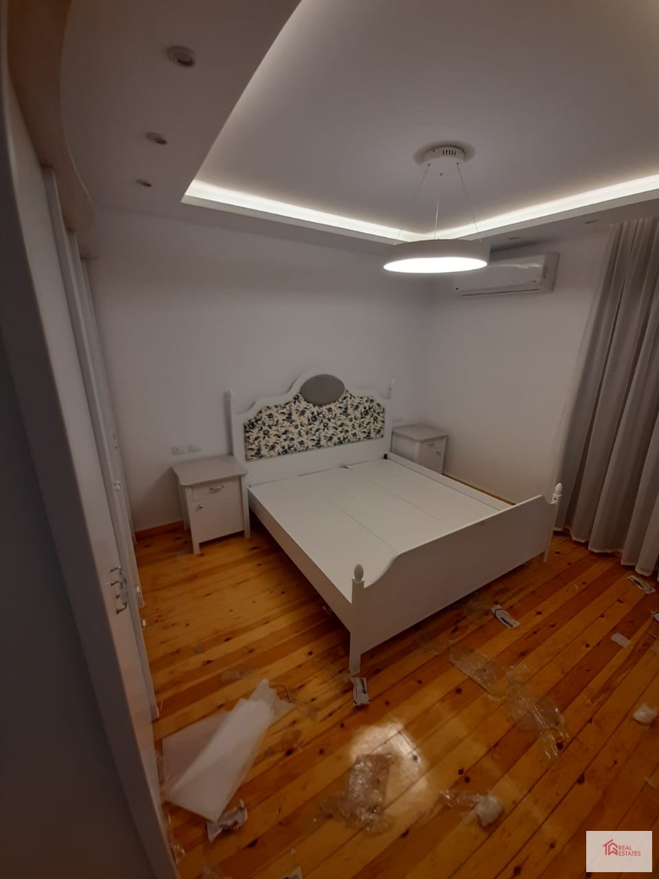 modern appartment fully furnished for rent maadi sarayat next artamento moderno totalmente amueblado en alquiler en Maadi Sarayat, junto a la escuela francesa, cocina abierta, quinto piso, bonito balcón, vista verde.