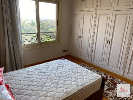 Luxuriöse Wohnung zum Verkauf in der gehobenen Gegend von Maadi