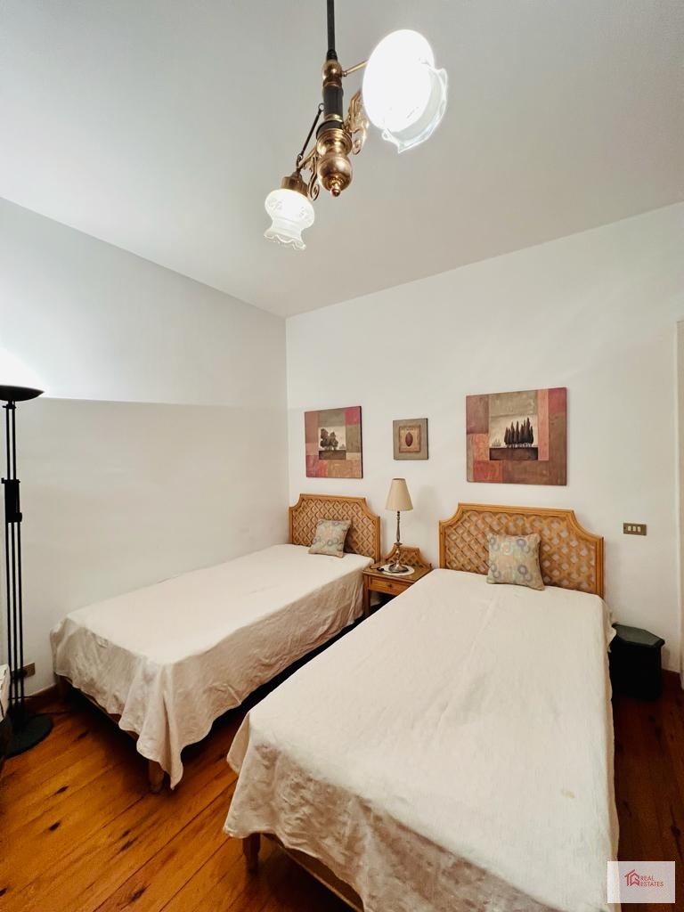 Appartamento completamente arredato 4 camere da letto 4 bagni Madi Sarayate sobborgo Cairo Egitto