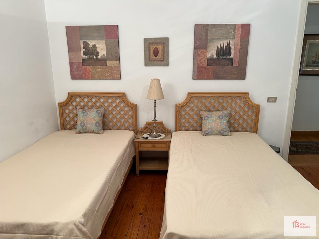 Appartamento completamente arredato 4 camere da letto 4 bagni Madi Sarayate sobborgo Cairo Egitto