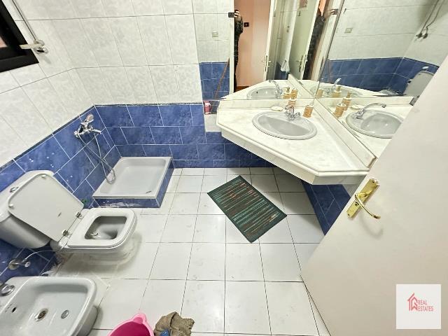 Appartamento duplex arredato maadi Sarayat suburbano 3 camere da letto 2 bagni