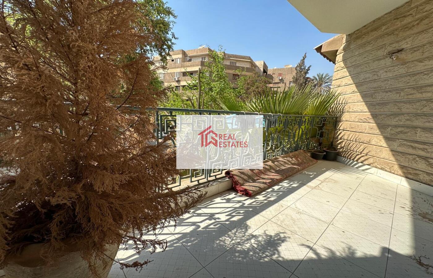 Modernes Apartment zu vermieten in Maadi Degla – Kairo Erstklassige Lage Bestehend aus: 2 Schlafzimmern – 2 Badezimmern – offener Küche – Empfangsraum