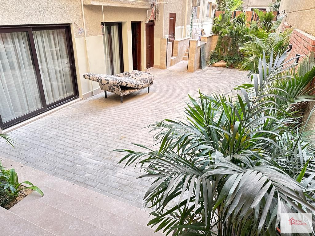 Moderno appartamento al piano terra, ingresso indipendente, terrazza privata Maadi Sarayat Cairo Egitto