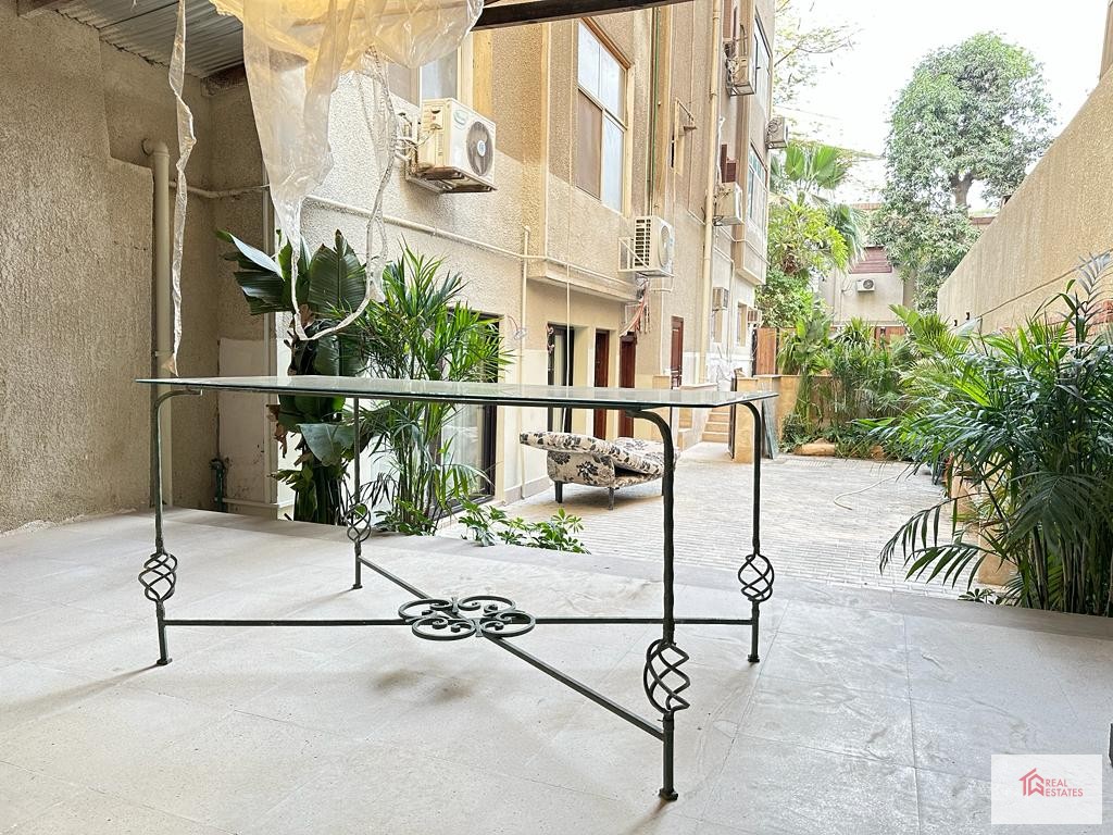 Moderno appartamento al piano terra, ingresso indipendente, terrazza privata Maadi Sarayat Cairo Egitto