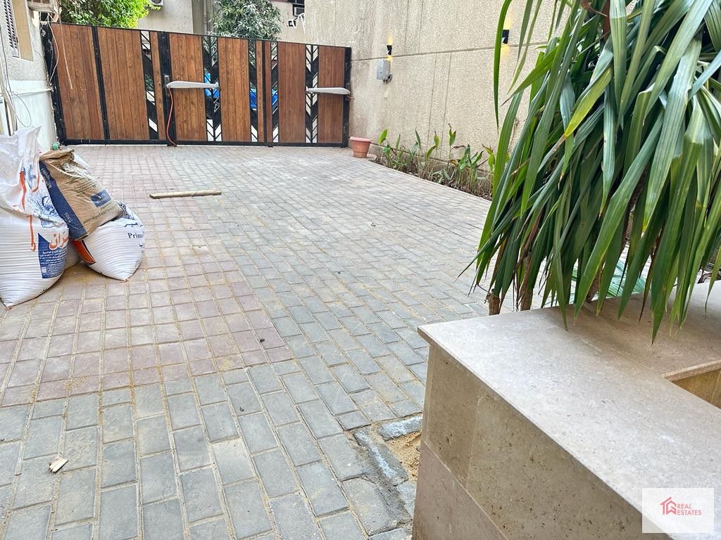 Apartamento moderno en planta baja, entrada privada, terraza privada Maadi Sarayat El Cairo Egipto