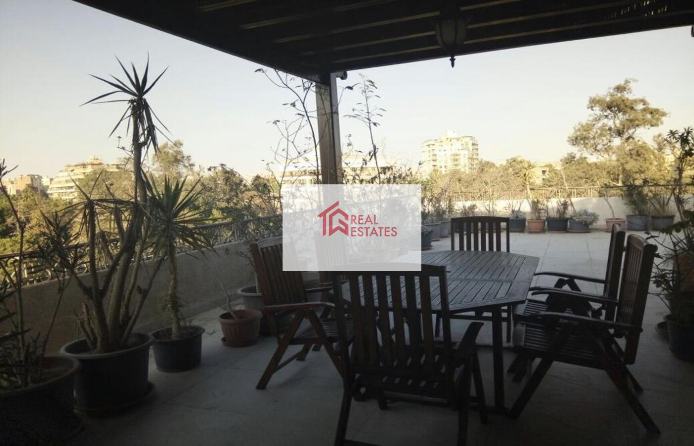 Villa en alquiler en Sarayat El Maadi, 4 dormitorios Piscina Privada Jardín