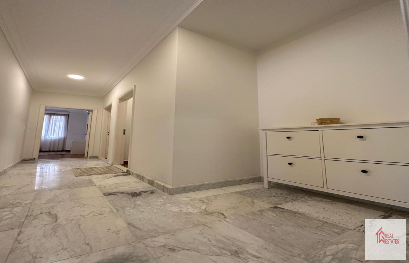 Apartamento moderno con piscina compartida en alquiler Maadi