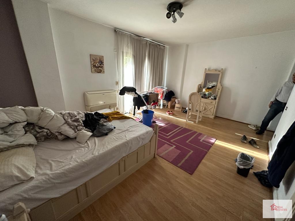 Appartamento Ammobiliato Tre Camere da Letto Tre Bagni Affittasi Maadi Sarayate Cairo Egitto