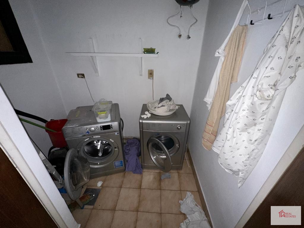 Maadi Sarayate Kahire Mısır'da kiralık mobilyalı daire 3 yatak odası 3 banyo