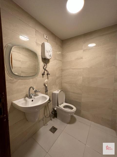 Penthouse dubleks kiralık 3 yatak odası 3 banyo maadi kraliyet bahçesi maadi Sarayat Kahire Mısır ortak spor salonu havuzu