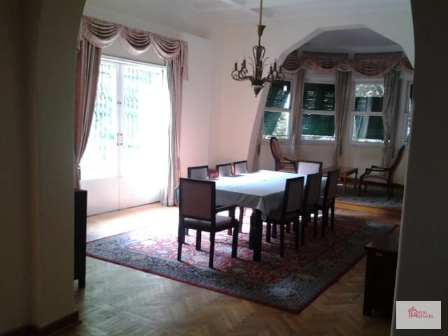 Apartment ground floor 350 m² with garden and separate enterance