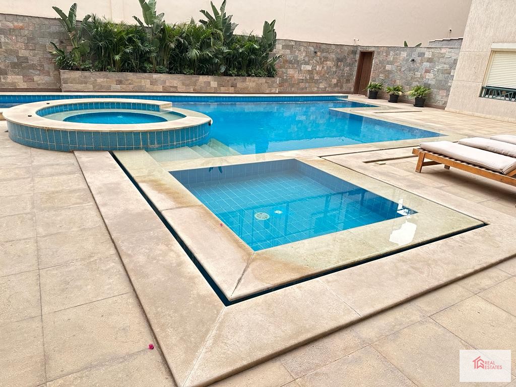 Appartement moderne avec piscine partagée à louer à Maadi Sarayat - Le Caire