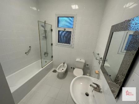 şık Mobilyalı Daire 3 yatak odası 3 banyo kiralık hay el maadi kat 2 sarayat kahire mısır