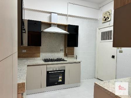 şık Mobilyalı Daire 3 yatak odası 3 banyo kiralık hay el maadi kat 2 sarayat kahire mısır