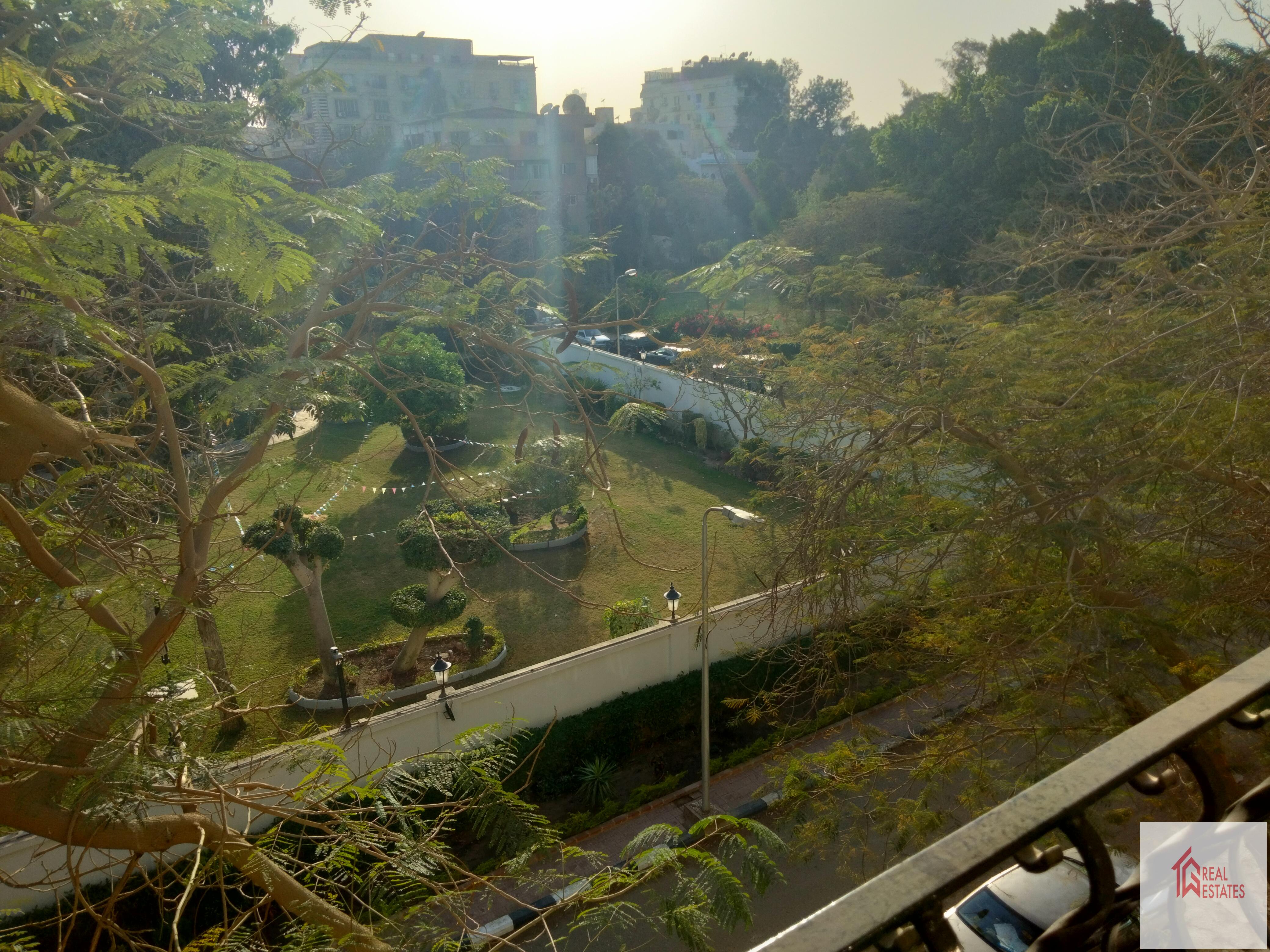 Appartement meublé moderne au 3ème étage à louer meublé maadi Sarayat Le Caire Egypte