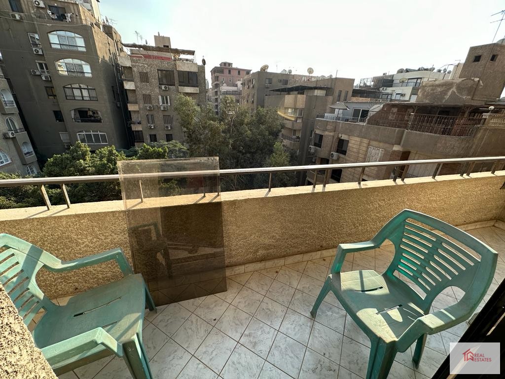 Fifth floor, 3 bedrooms, 3 bathrooms, 1 master, 250 meters