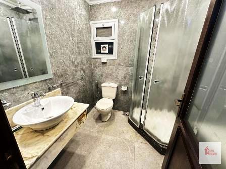 Alquiler de apartamento moderno amueblado en planta baja amueblado maadi Sarayat El Cairo Egipto