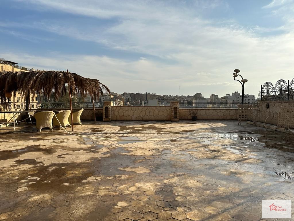 attico sul tetto degla maadi 2 camere da letto 2 bagni grande terrazza ottima vista