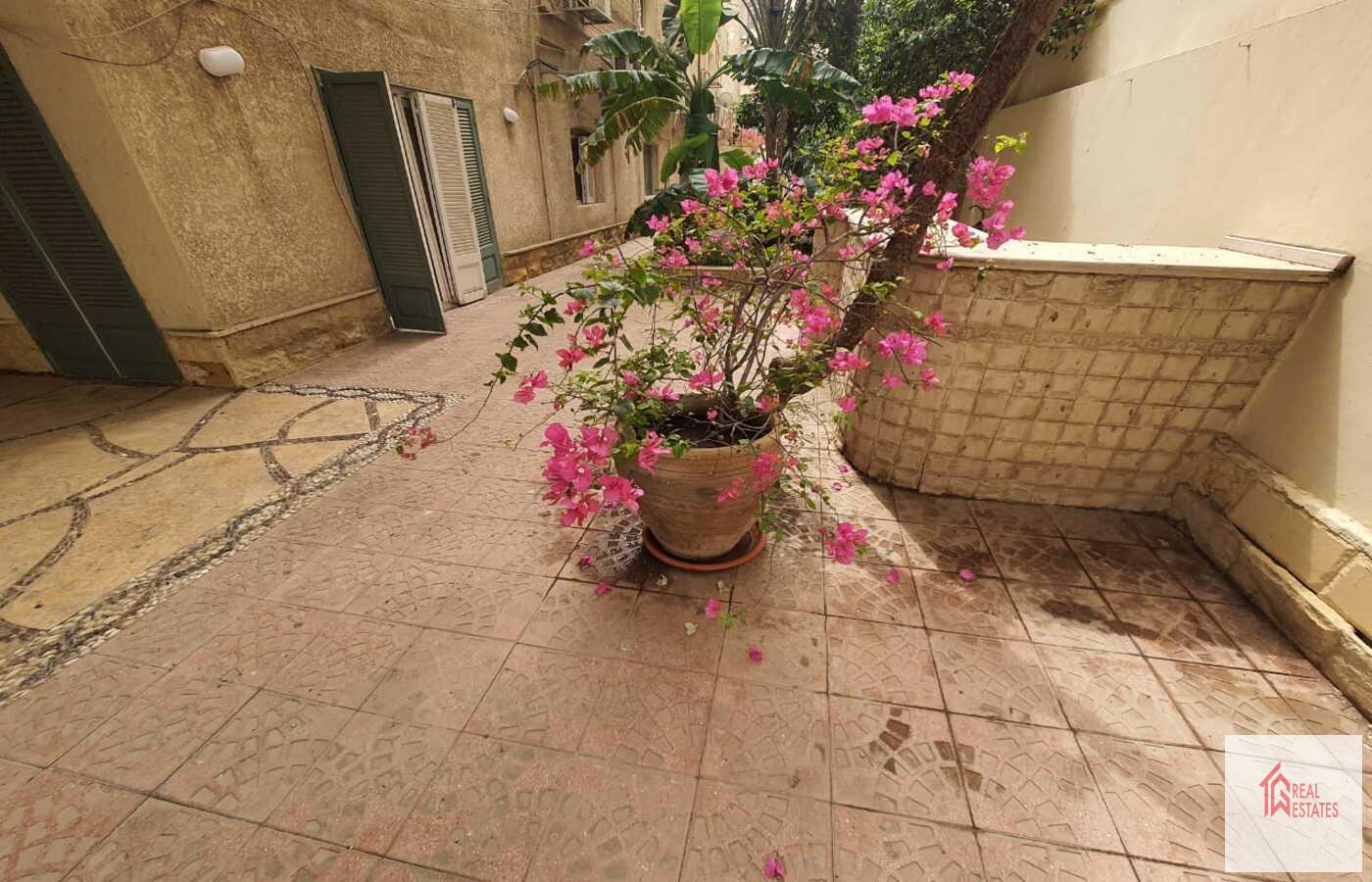 Planta baja con piscina privada en alquiler en Sarayat El Maadi - El Cairo - Egipto