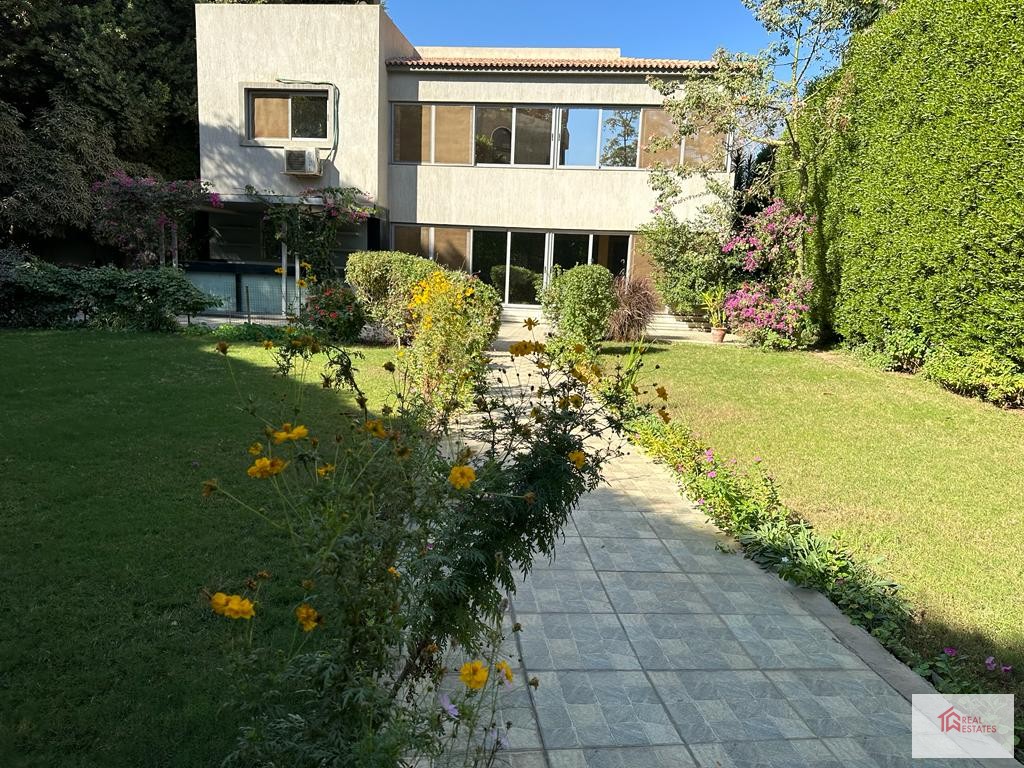 Splendida villa indipendente moderna con piscina privata e giardino in affitto a Degla Maadi - Cairo - Egitto