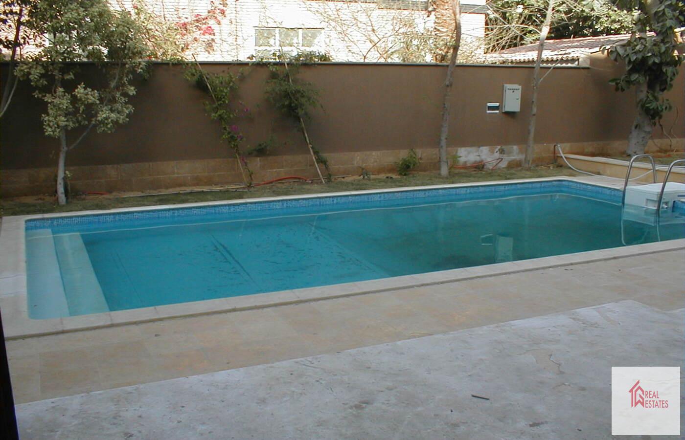 Villa con piscina privata in affitto a Maadi Sarayat