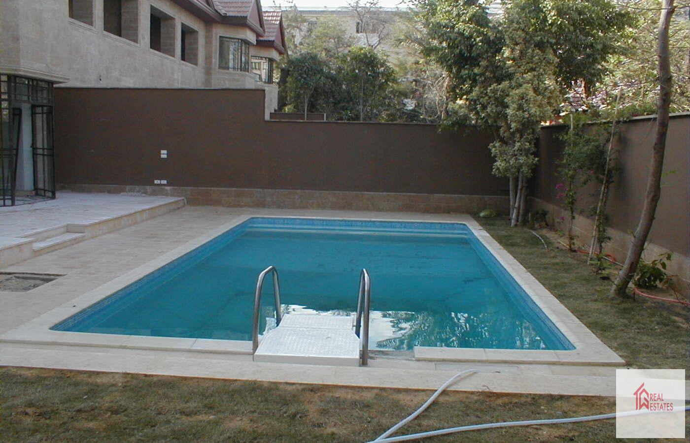 Villa con piscina privata in affitto a Maadi Sarayat