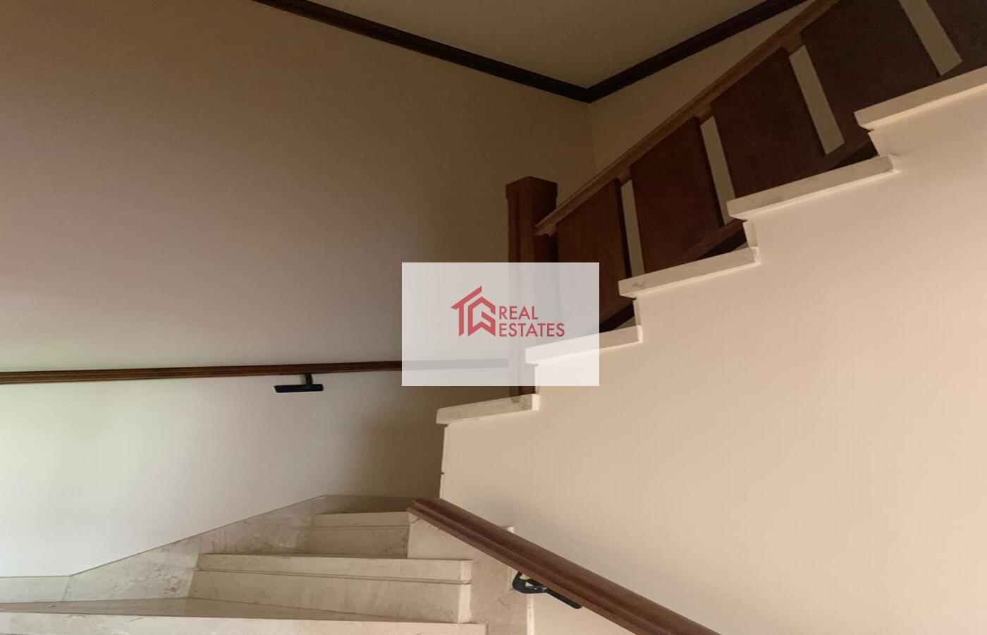 Penthouse for rent Semi Furnished New Cairo over looking El-Shoueifat School