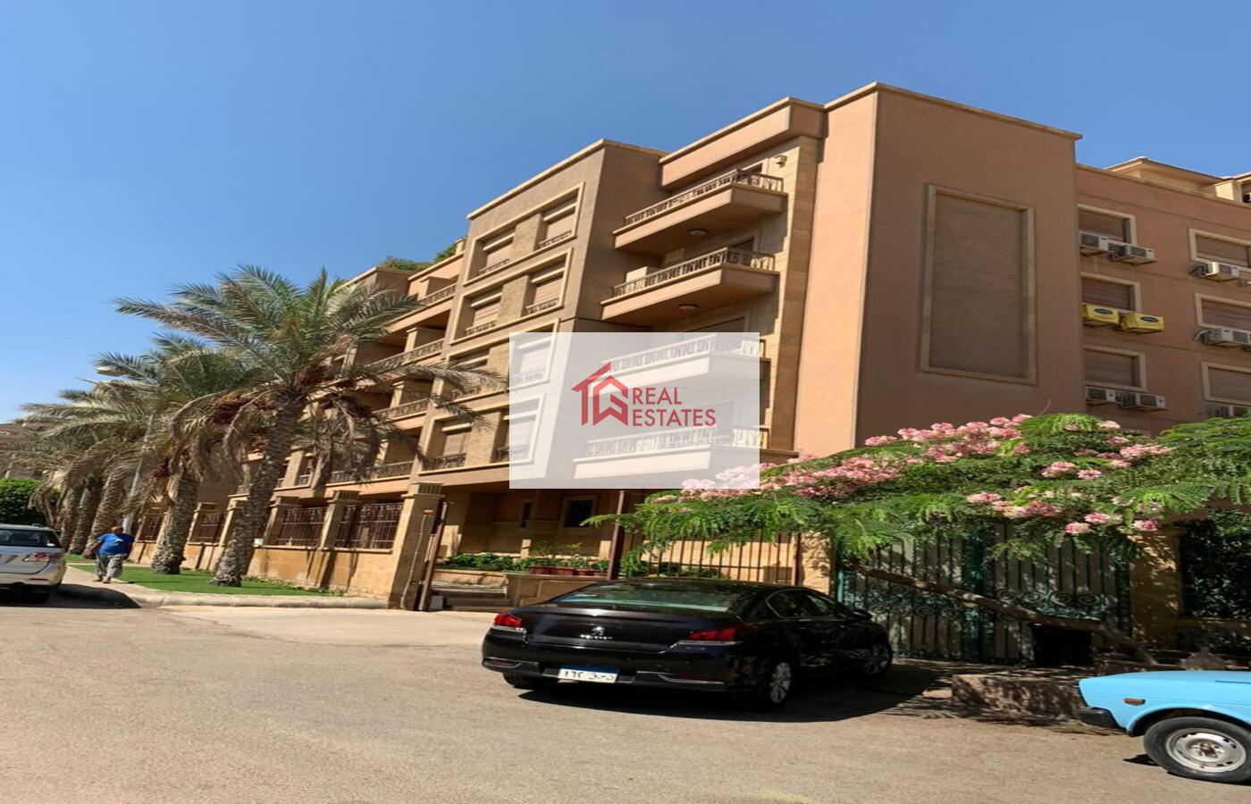 Penthouse for rent Semi Furnished New Cairo over looking El-Shoueifat School