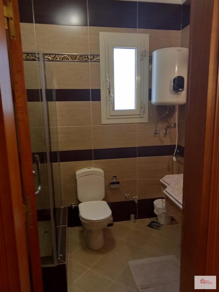 Güney Akademi Alanı C 220 metre, 3 yatak odası, 2 banyo, 3 resepsiyon odası, 2 balkon, Cenevre Meydanı'na bakan, 4 dönüm. Araplara değil yabancılara ihtiyaç var