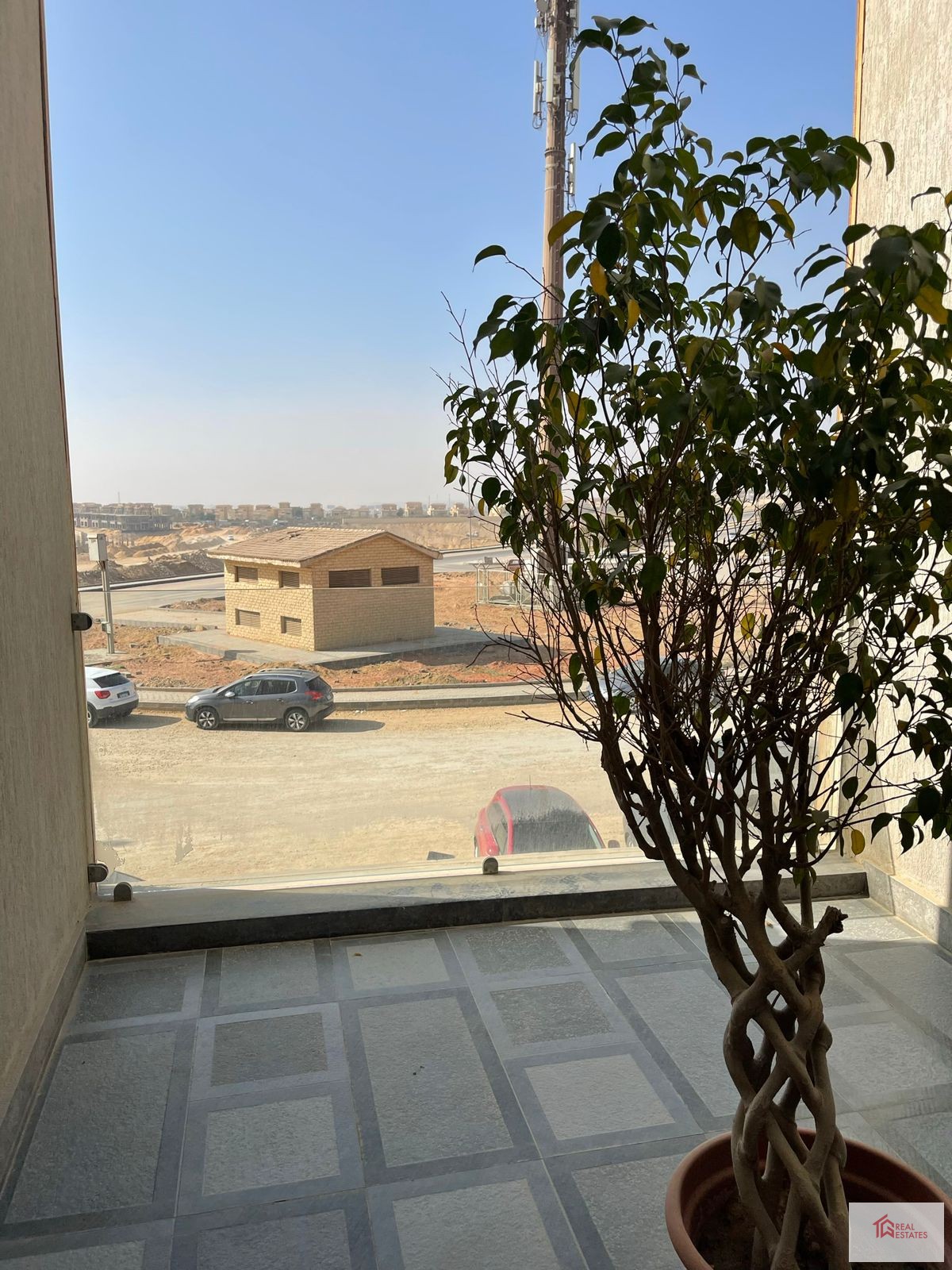 Duplex Rez-de-chaussée et premier appartement moderne à louer Extension West Golf Le Caire Egypte